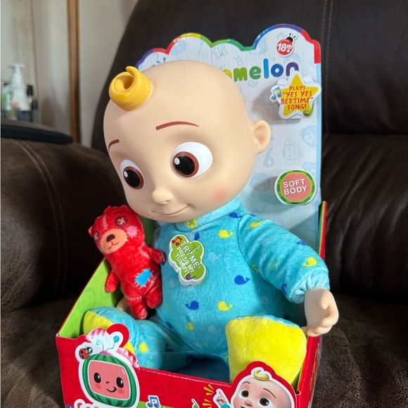 Cocomelon Musical Bedtime JJ Doll Plush Toy with Teddy Bear Size 18M Soft Body - Picture 4 of 6